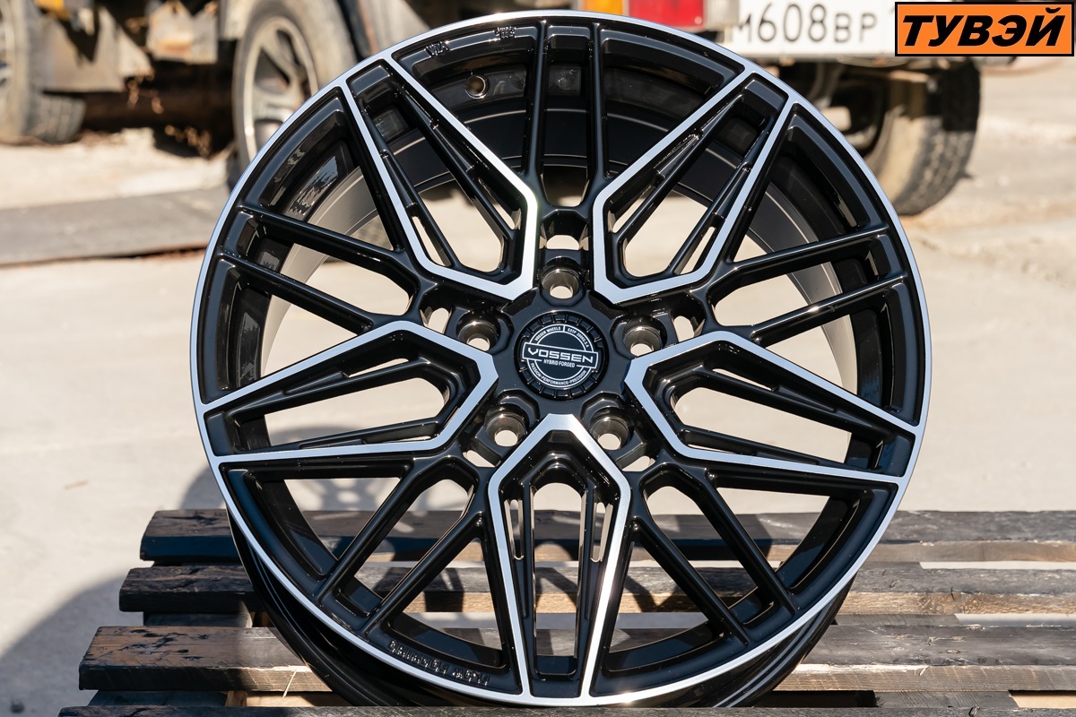 R17 Vossen HF7 Стиль 7.5J ET35 5*114.3 Черный ФЗ