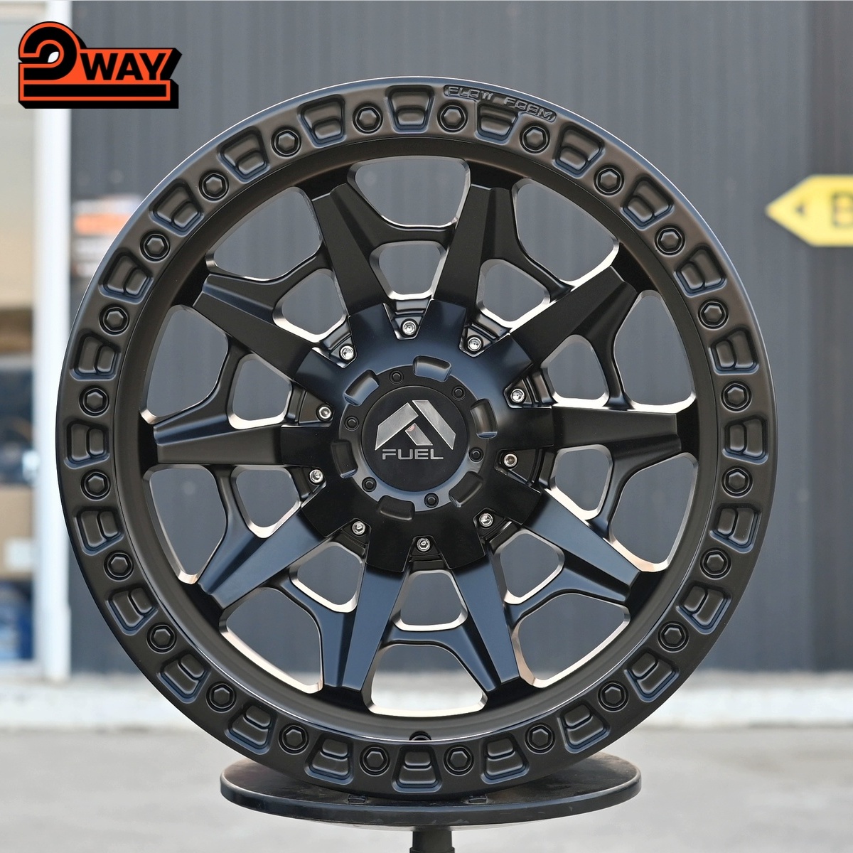 R17 Fuel OFF ROAD Flux Стиль 8.5J ET10 6*114.3 Черный