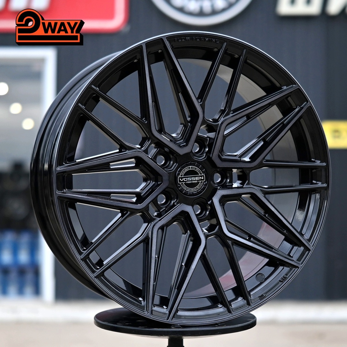 R18 Vossen HF7 Стиль 8.0J ET35 5*114.3 Темный ФЗ