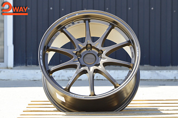 R18 Volk Racing CE28 Стиль 8.5J ET38 5*114.3 Бронза